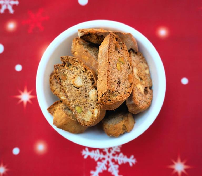 https://www.cuisinefiend.com/RecipeImages/Gingerbread%20biscotti/gingerbread-biscotti-1-768.jpg