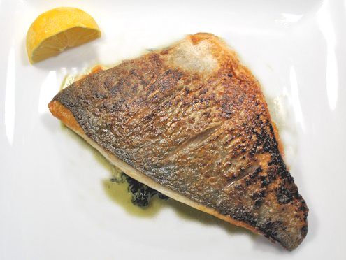 https://www.cuisinefiend.com/RecipeImages/Pan%20fried%20fish/pan-fried-bream-small.jpg
