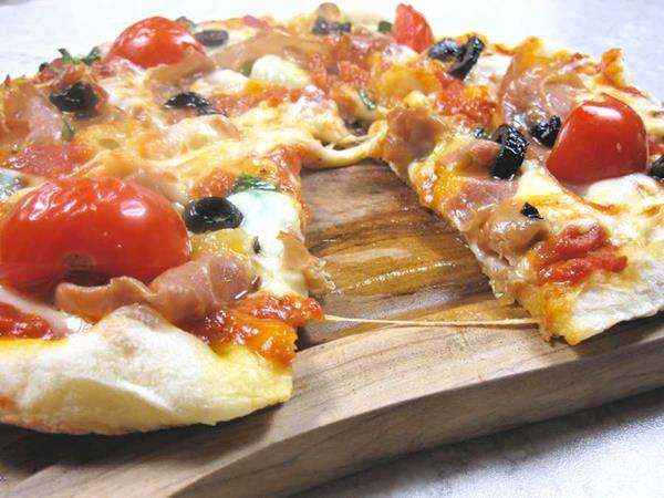 frying-pan-pizza-recipe-cuisine-fiend