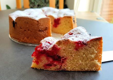 Redcurrant Sponge Cake | Recipe | Cuisine Fiend