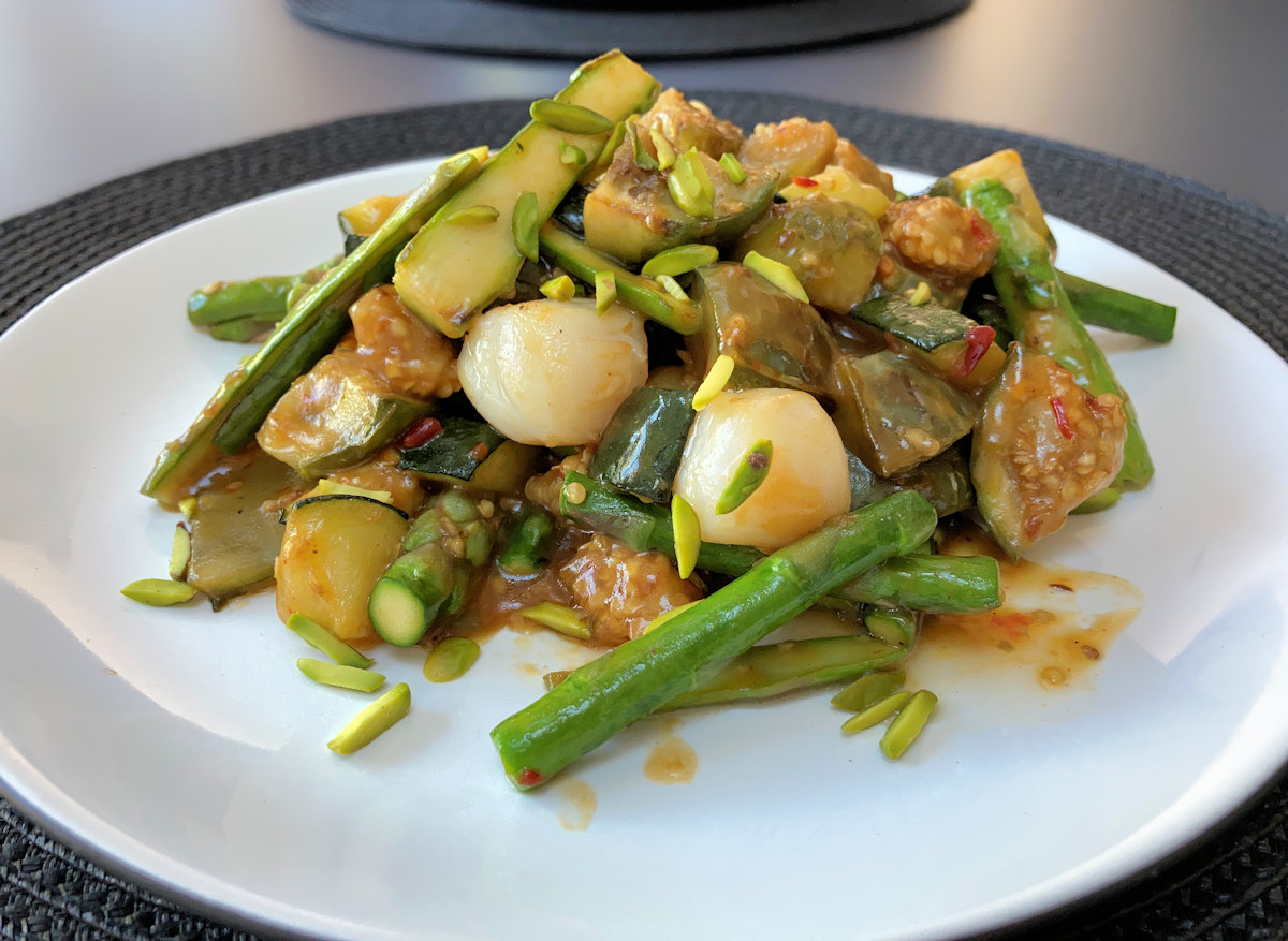 scallop and asparagus stir fry cuisinefiend.com