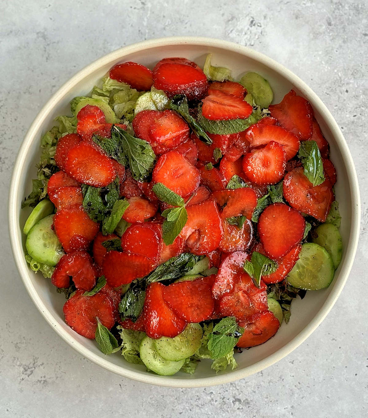 green salad with strawberries cuisinefiend.com